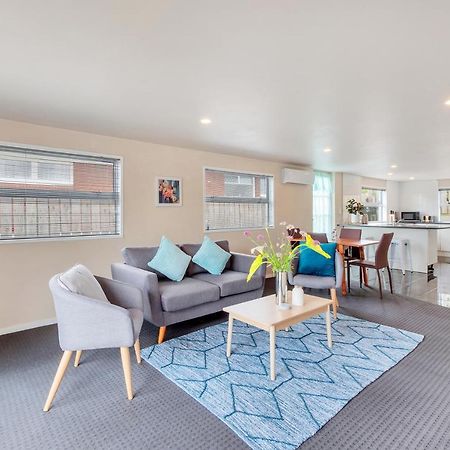 Sunny Side Getaway With Parking And Aircon Villa Auckland Exterior photo