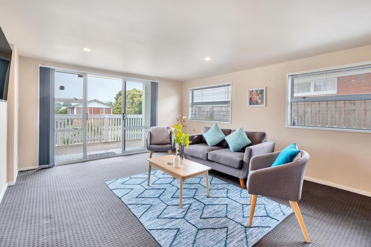 Sunny Side Getaway With Parking And Aircon Villa Auckland Exterior photo