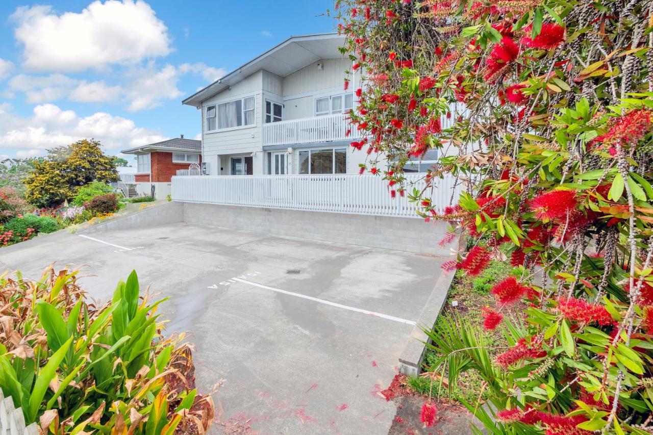 Sunny Side Getaway With Parking And Aircon Villa Auckland Exterior photo
