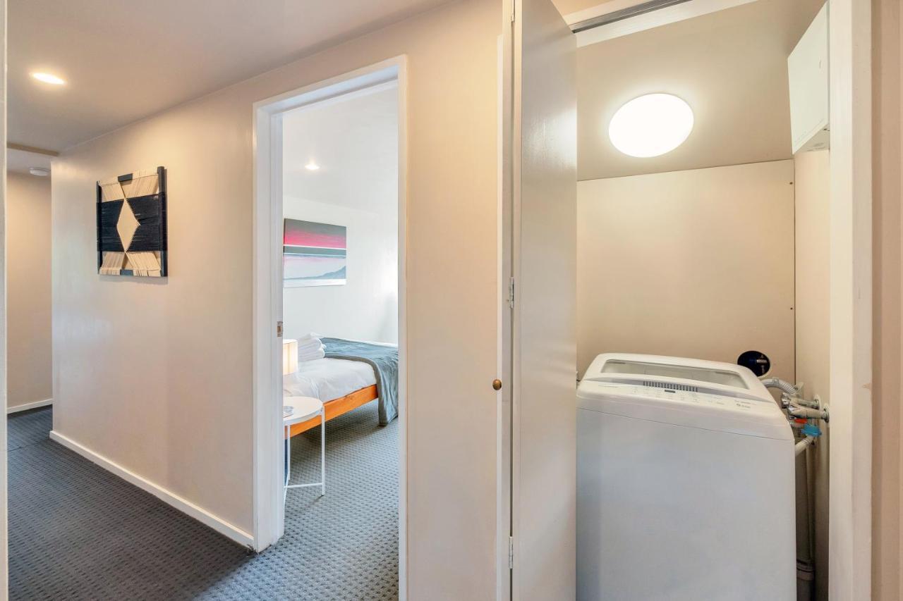 Sunny Side Getaway With Parking And Aircon Villa Auckland Exterior photo